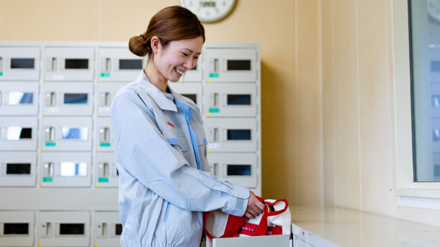 期間契約社員01 先輩社員の声 先輩社員の1日 株式会社デンソーエレクトロニクス デンソーグループ